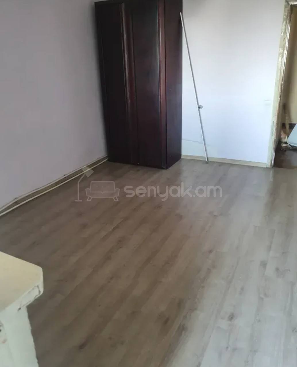 3 Սենյականոց Բնակարան Քարե Շենքում, 90քմ, 3/7 հարկ, Կոսմետիկ Վերանորոգված, Կահավորված