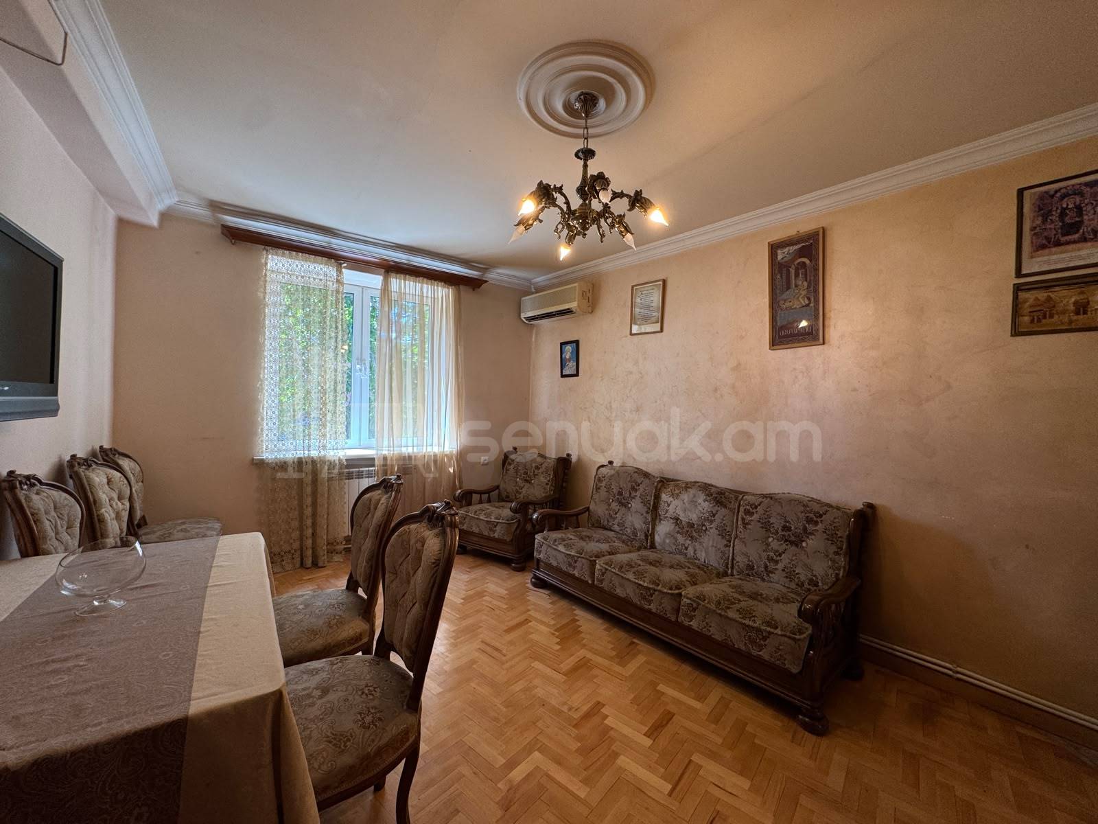 3 Սենյականոց Բնակարան Քարե Շենքում, 70քմ, 3/5 հարկ, Նորմալ Վիճակում