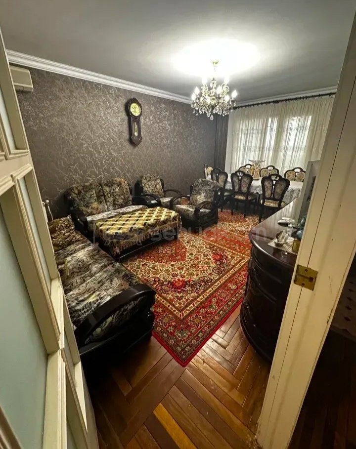 4 Սենյականոց Բնակարան, 90քմ, 7/9 հարկ, Նորմալ Վիճակում, Կահավորված
