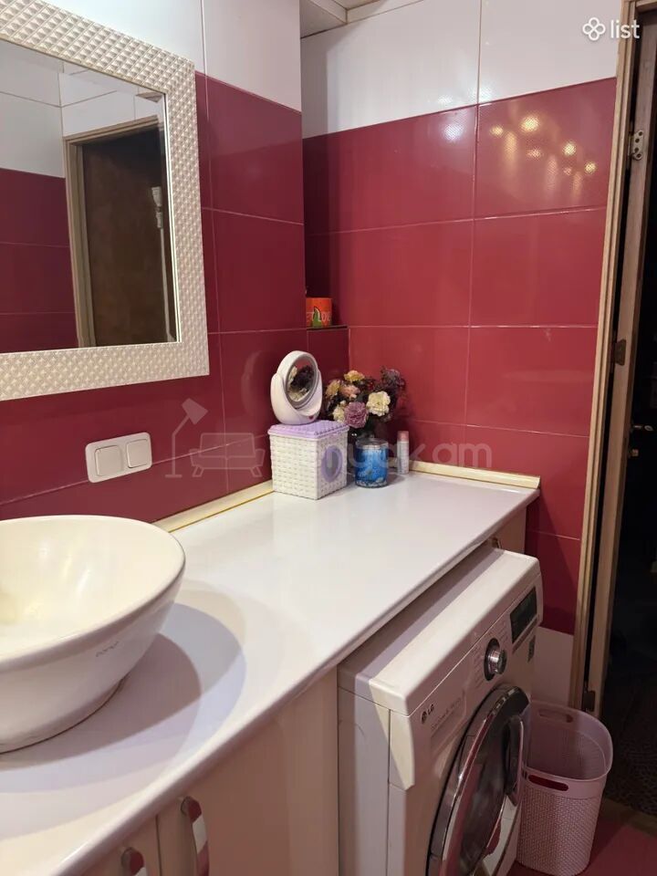 3 Սենյականոց Բնակարան Քարե Շենքում, 90քմ, 4/5 հարկ, Կապիտալ Վերանորոգված