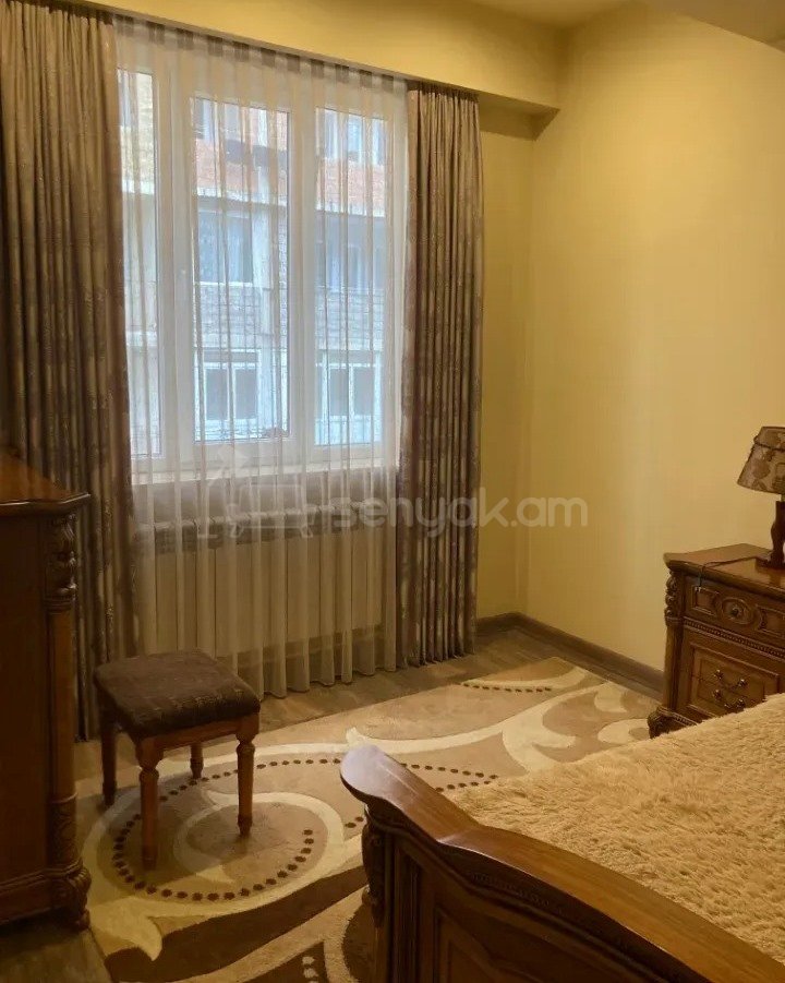 3 Սենյականոց Բնակարան Նորակառույցում, 74քմ, 2/4 հարկ, Դիզայներական Վերանորոգված