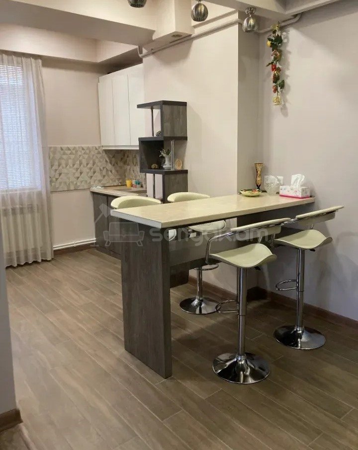 3 Սենյականոց Բնակարան Նորակառույցում, 74քմ, 2/4 հարկ, Դիզայներական Վերանորոգված