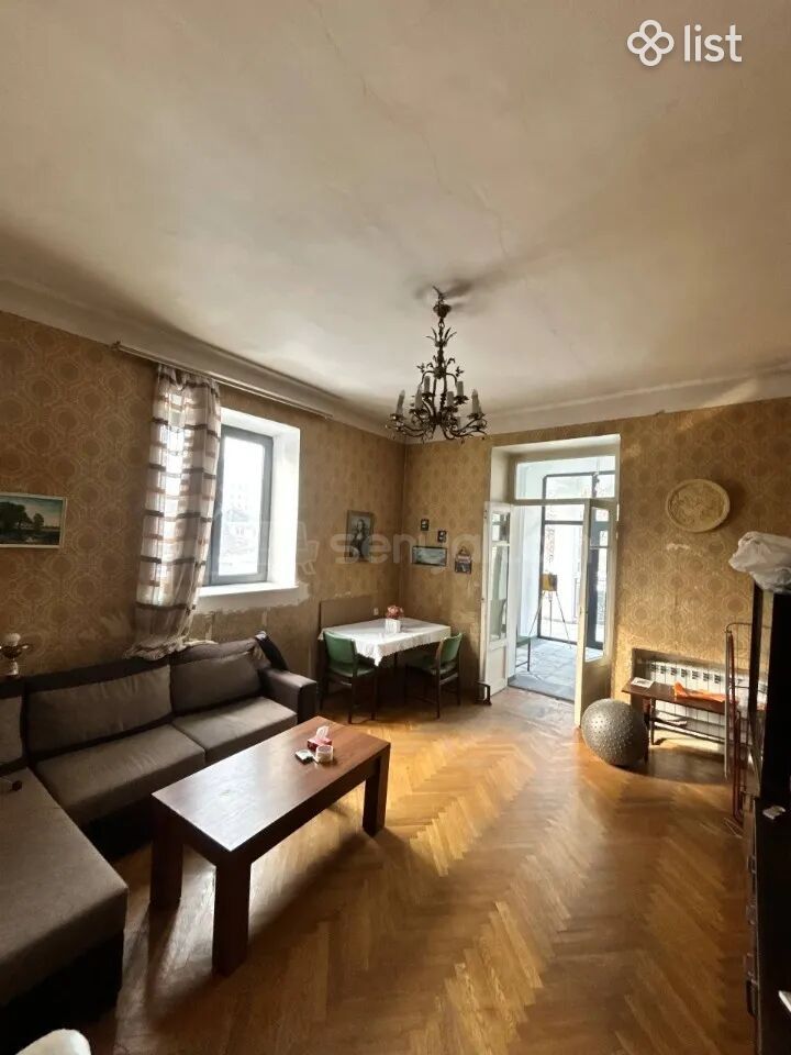 3 Սենյականոց Բնակարան Քարե Շենքում, 95քմ, 3/5 հարկ, Նորմալ Վիճակում