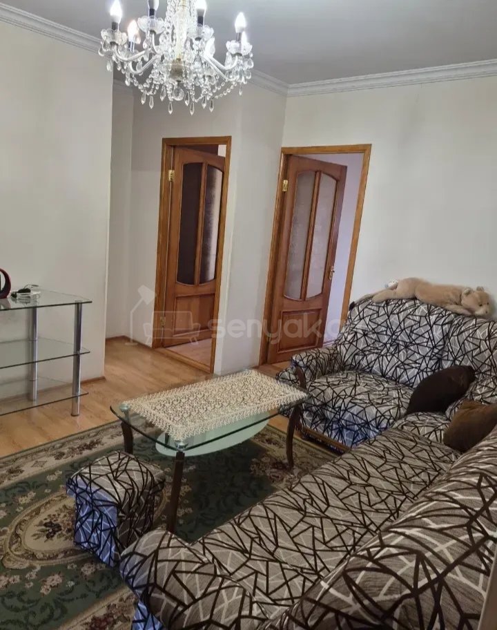 3 Սենյականոց Բնակարան Քարե Շենքում, 85քմ, 3/5 հարկ, Նորմալ Վիճակում, Կահավորված