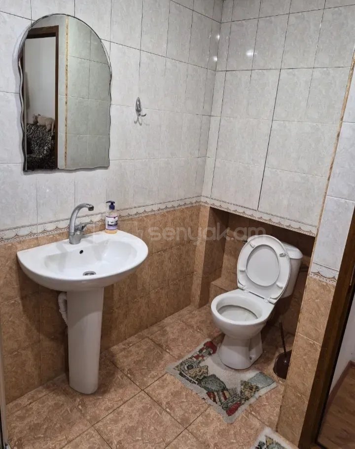 3 Սենյականոց Բնակարան Քարե Շենքում, 85քմ, 3/5 հարկ, Նորմալ Վիճակում, Կահավորված