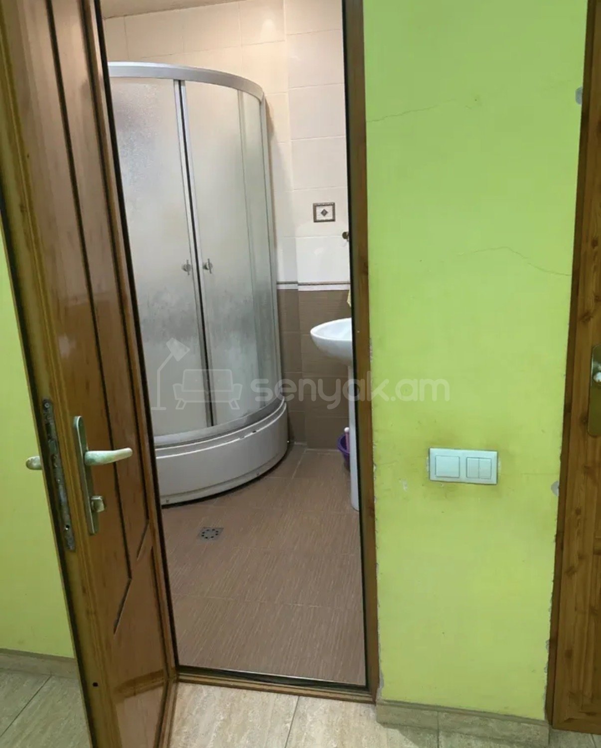 4 Սենյականոց Բնակարան Քարե Շենքում, 113քմ, 2/4 հարկ, Կապիտալ Վերանորոգված