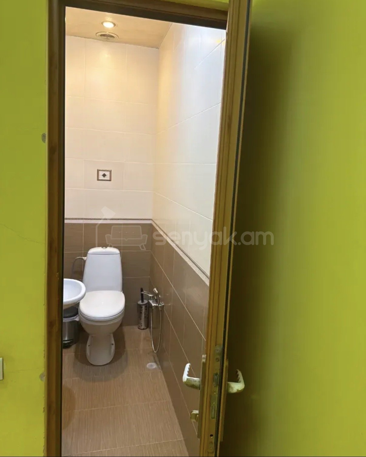 4 Սենյականոց Բնակարան Քարե Շենքում, 113քմ, 2/4 հարկ, Կապիտալ Վերանորոգված