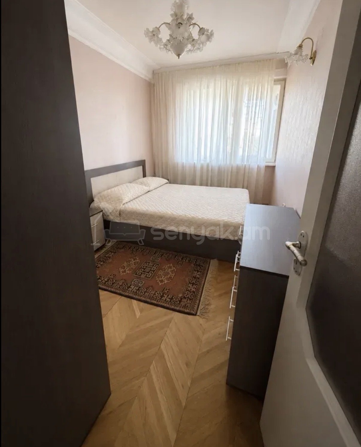 3 Սենյականոց Բնակարան Քարե Շենքում, 96քմ, 1/6 հարկ, Կապիտալ Վերանորոգված