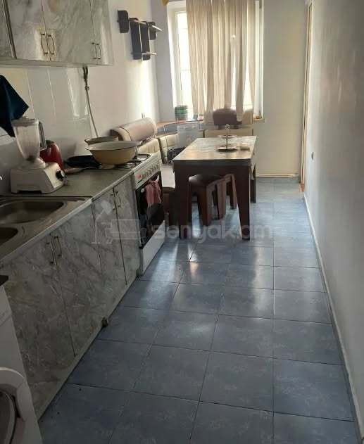 3 Սենյականոց Բնակարան, 75քմ, 3/9 հարկ, Նորմալ Վիճակում