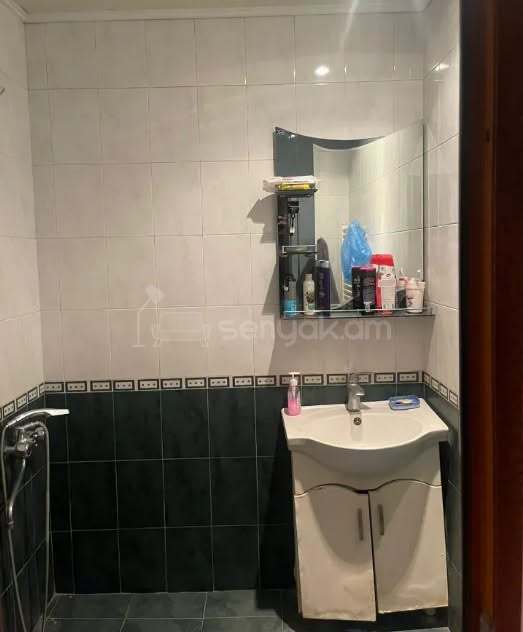 3 Սենյականոց Բնակարան, 75քմ, 3/9 հարկ, Նորմալ Վիճակում