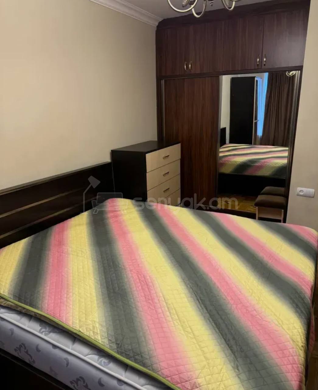 3 Սենյականոց Բնակարան Քարե Շենքում, 57քմ, 5/5 հարկ, Կապիտալ Վերանորոգված, Կահավորված
