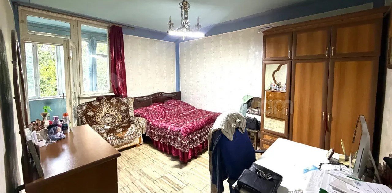 3 Սենյականոց Բնակարան Քարե Շենքում, 76քմ, 3/5 հարկ, Պետական Վիճակում