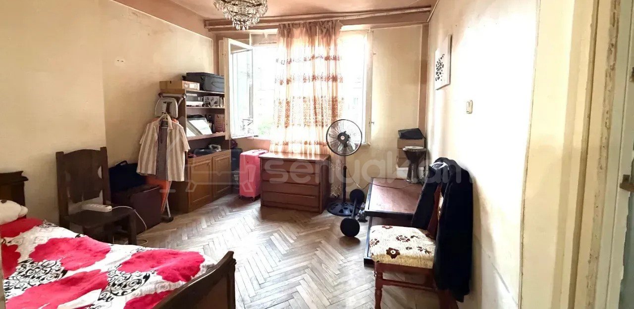 3 Սենյականոց Բնակարան Քարե Շենքում, 76քմ, 3/5 հարկ, Պետական Վիճակում