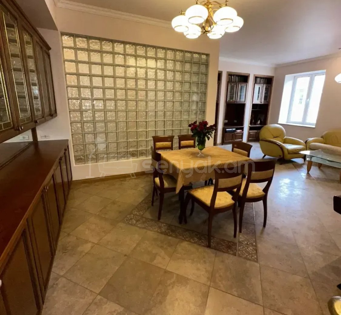 3 Սենյականոց Բնակարան Քարե Շենքում, 107քմ, 3/4 հարկ, Կապիտալ Վերանորոգված