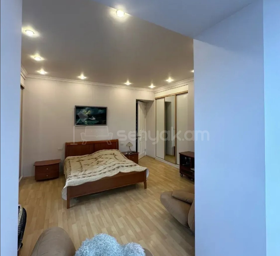 3 Սենյականոց Բնակարան Քարե Շենքում, 107քմ, 3/4 հարկ, Կապիտալ Վերանորոգված