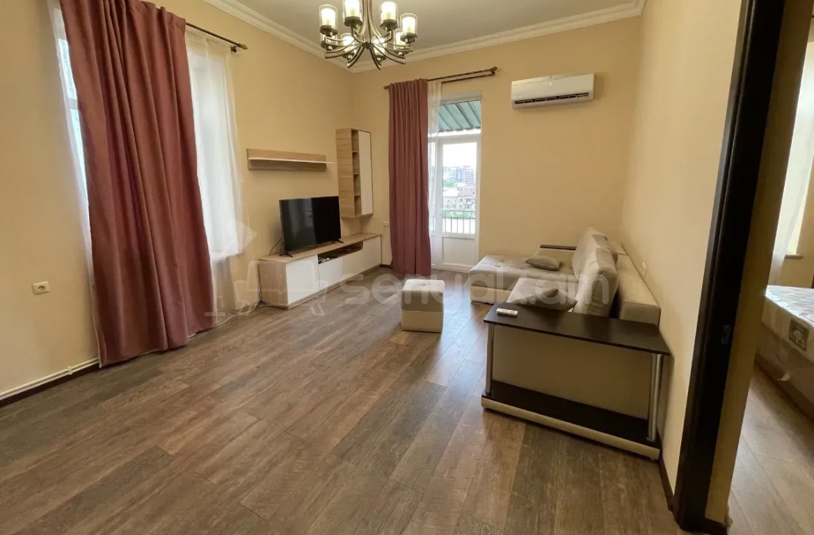 2 Սենյականոց Բնակարան Քարե Շենքում, 46քմ, 4/4 հարկ, Կապիտալ Վերանորոգված, Կահավորված