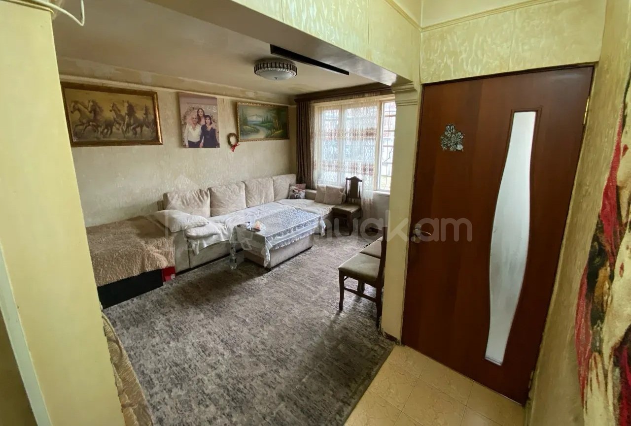 1 Սենյականոց Բնակարան, 30քմ, 1/4 հարկ, Կոսմետիկ Վերանորոգված