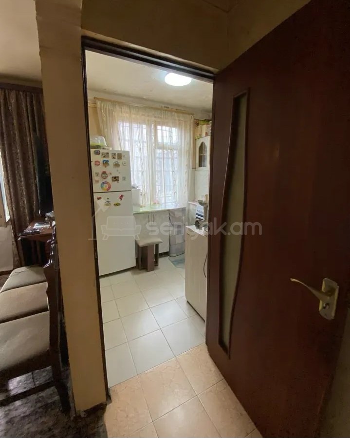 1 Սենյականոց Բնակարան, 30քմ, 1/4 հարկ, Կոսմետիկ Վերանորոգված