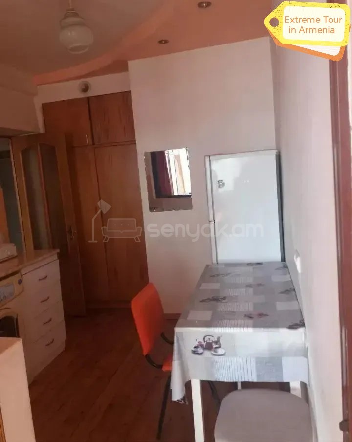 2 Սենյականոց Բնակարան Քարե Շենքում, 52քմ, 7/9 հարկ, Նորմալ Վիճակում, Կահավորված, Արևկող
