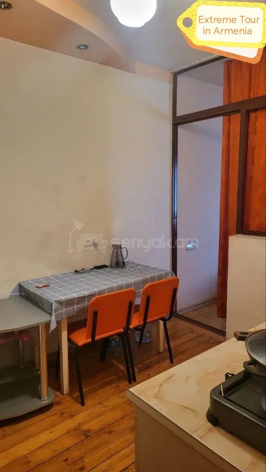 2 Սենյականոց Բնակարան Քարե Շենքում, 52քմ, 7/9 հարկ, Նորմալ Վիճակում, Կահավորված, Արևկող