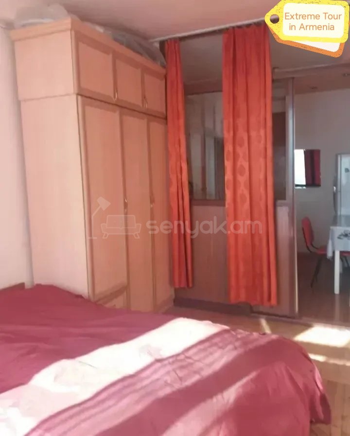 2 Սենյականոց Բնակարան Քարե Շենքում, 52քմ, 7/9 հարկ, Նորմալ Վիճակում, Կահավորված, Արևկող