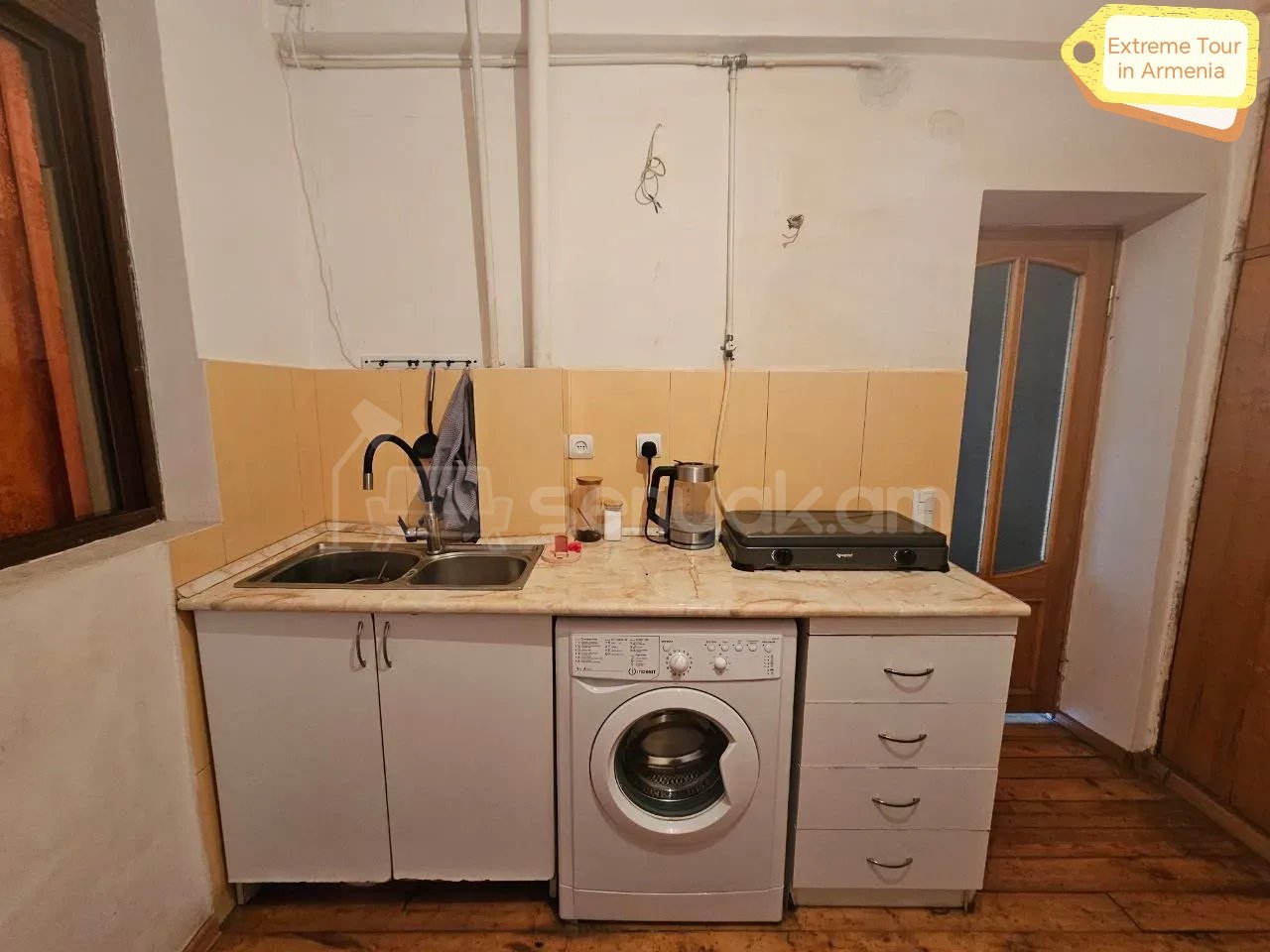 2 Սենյականոց Բնակարան Քարե Շենքում, 52քմ, 7/9 հարկ, Նորմալ Վիճակում, Կահավորված, Արևկող