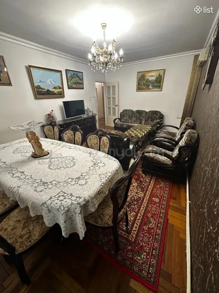 3 Սենյականոց Բնակարան Քարե Շենքում, 85քմ, 7/9 հարկ, Նորմալ Վիճակում, Կահավորված, Արևկող