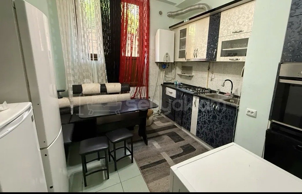 3 Սենյականոց Բնակարան Քարե Շենքում, 90քմ, 1/4 հարկ, Կապիտալ Վերանորոգված, Կահավորված