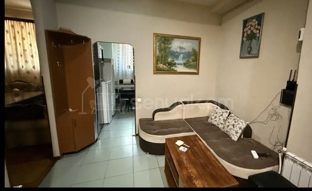 3 Սենյականոց Բնակարան Քարե Շենքում, 90քմ, 1/4 հարկ, Կապիտալ Վերանորոգված, Կահավորված