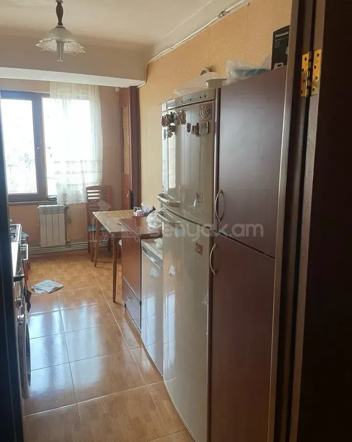 3 Սենյականոց Բնակարան, 79քմ, 8/14 հարկ, Նորմալ Վիճակում
