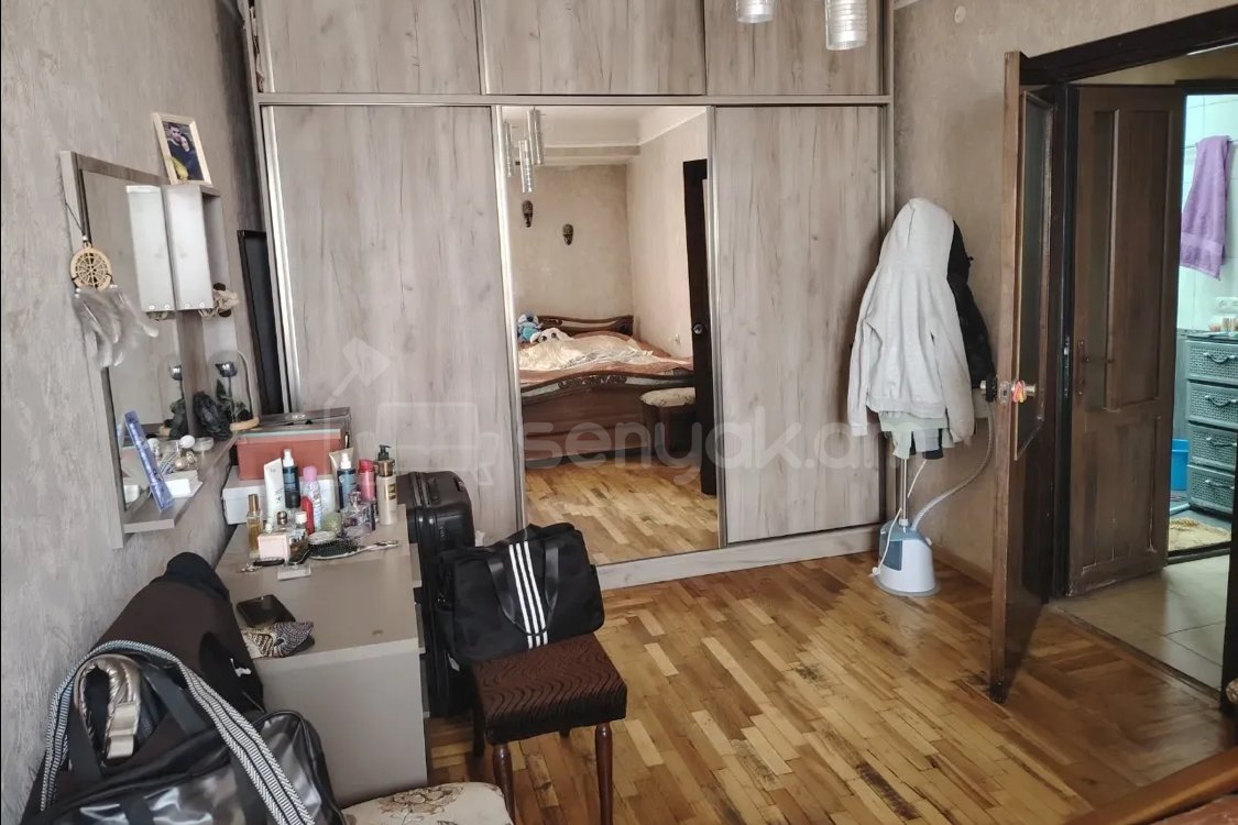 4 Սենյականոց Բնակարան, 94քմ, 5/9 հարկ, Նորմալ Վիճակում