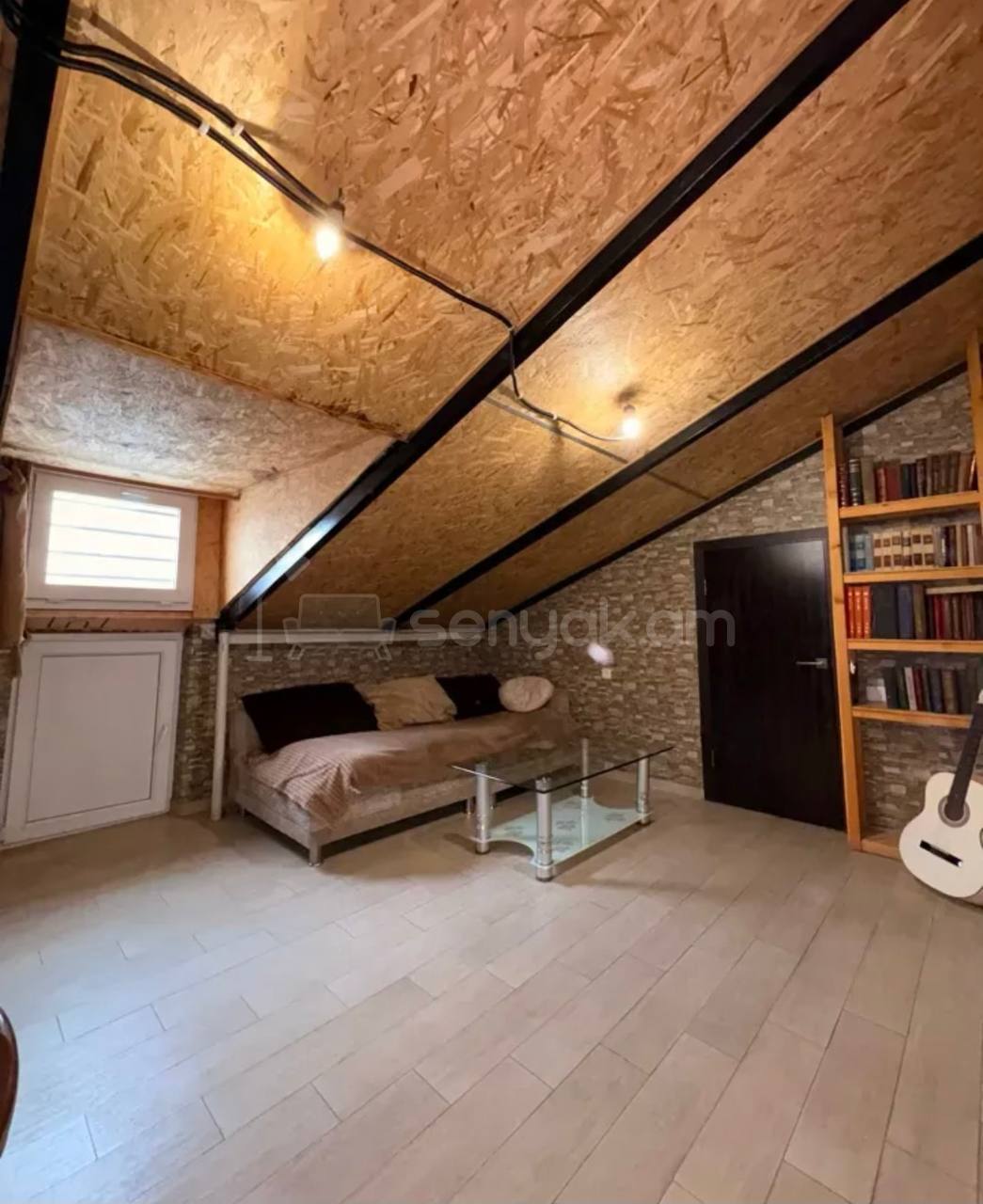 5 Սենյականոց Բնակարան Քարե Շենքում, 142քմ, 5/5 հարկ, Կապիտալ Վերանորոգված