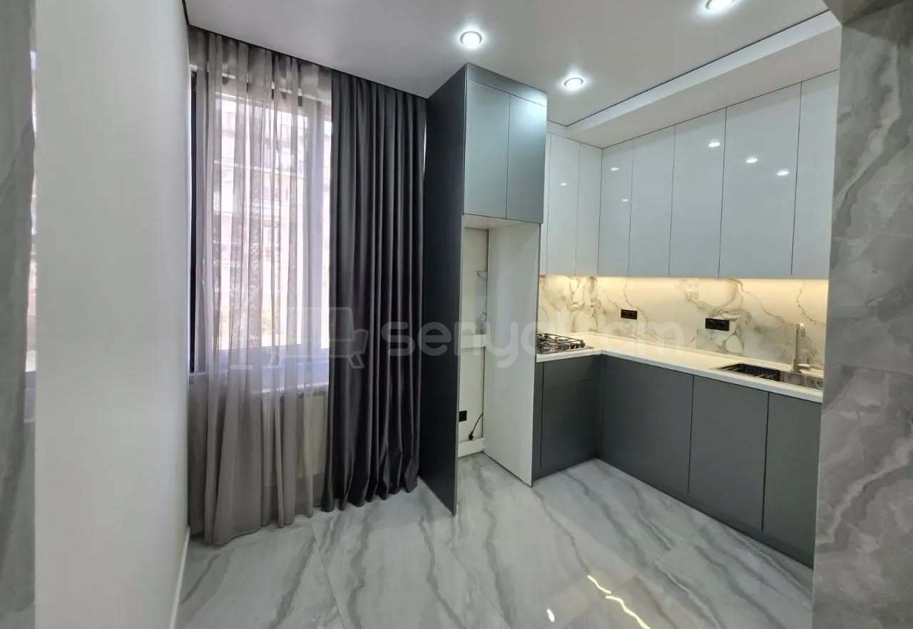 3 Սենյականոց Բնակարան Քարե Շենքում, 61քմ, 4/5 հարկ, Կապիտալ Վերանորոգված