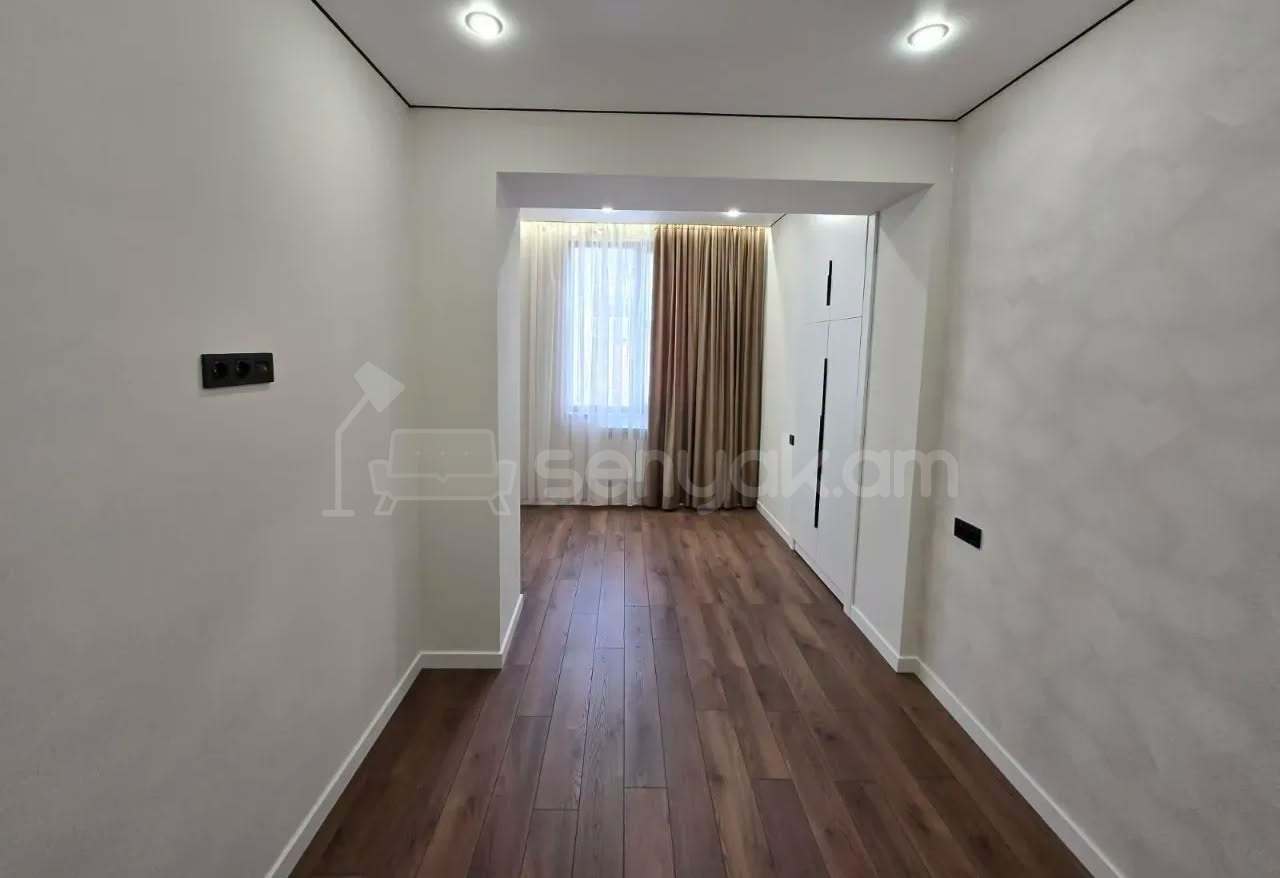 3 Սենյականոց Բնակարան Քարե Շենքում, 61քմ, 4/5 հարկ, Կապիտալ Վերանորոգված