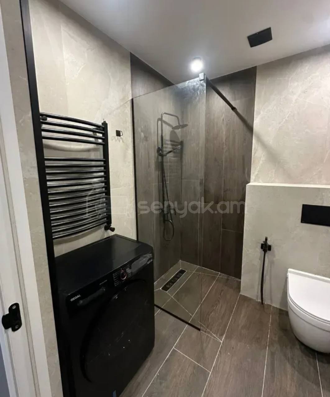 2 Սենյականոց Բնակարան, 40քմ, 1/4 հարկ, Կապիտալ Վերանորոգված