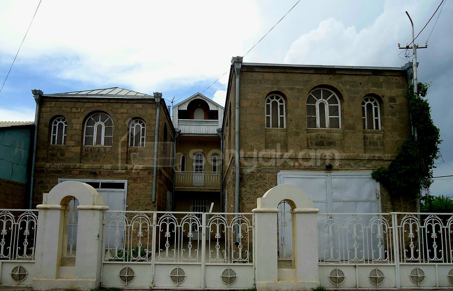 8 Սենյականոց Շքեղ Առանձնատուն, 570քմ, Ավտոտնակով