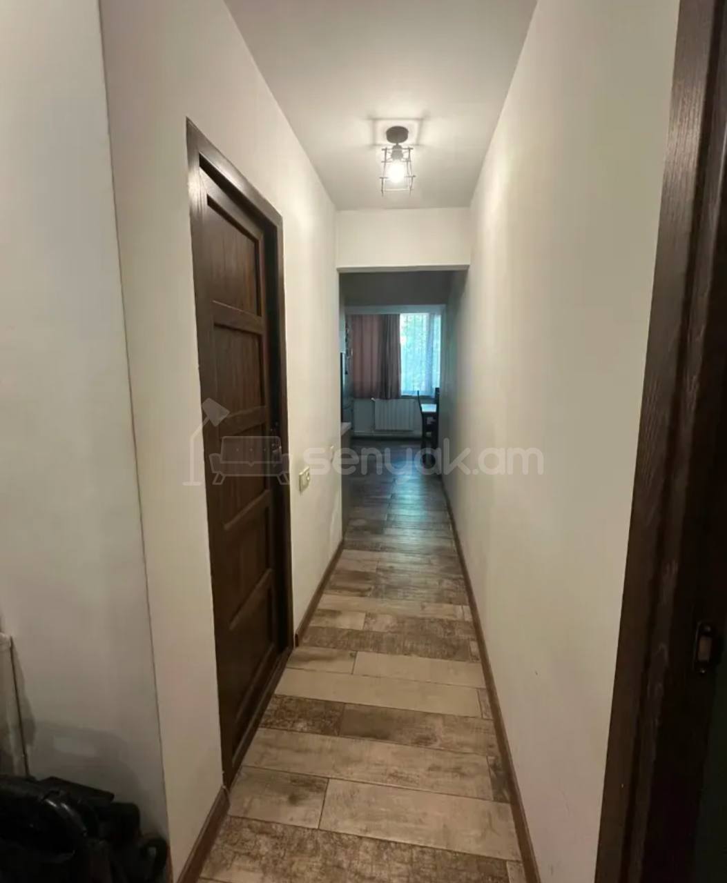 1 Սենյականոց Բնակարան Քարե Շենքում, 54քմ, 1/4 հարկ, Կապիտալ Վերանորոգված