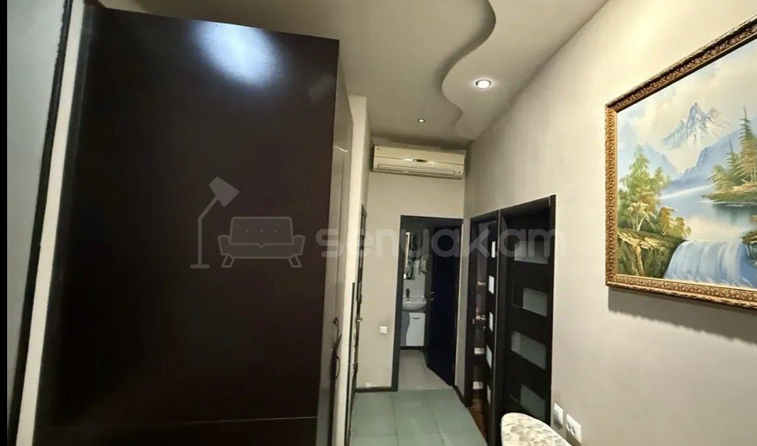 3 Սենյականոց Բնակարան Քարե Շենքում, 90քմ, 1/5 հարկ, Կապիտալ Վերանորոգված, Կահավորված