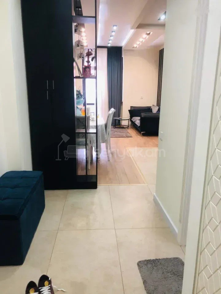 3 Սենյականոց Բնակարան Նորակառույցում, 70քմ, 3/17 հարկ, Դիզայներական Վերանորոգված
