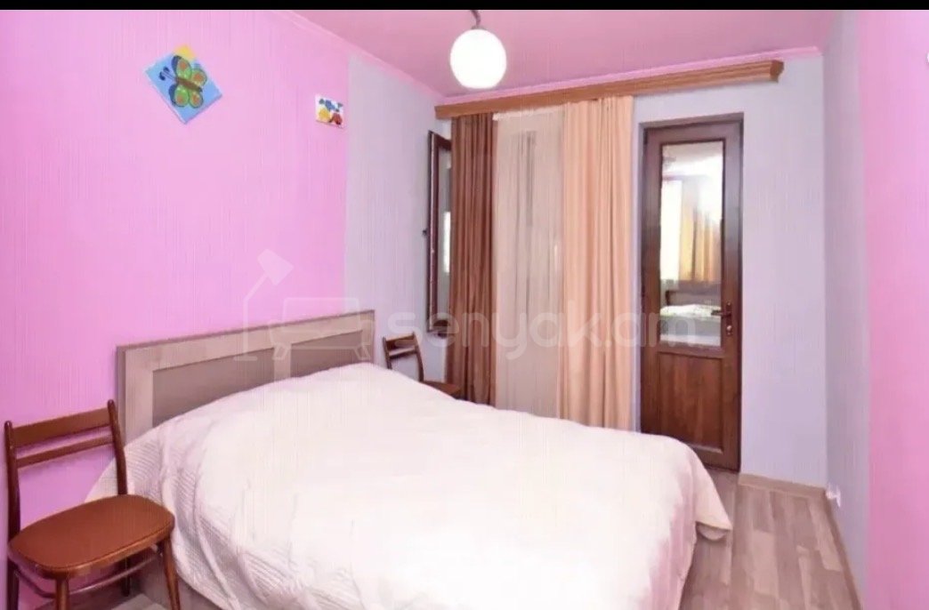 4 Սենյականոց Բնակարան Քարե Շենքում, 125քմ, 2/5 հարկ, Կապիտալ Վերանորոգված