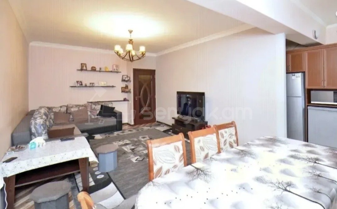 4 Սենյականոց Բնակարան Քարե Շենքում, 125քմ, 2/5 հարկ, Կապիտալ Վերանորոգված