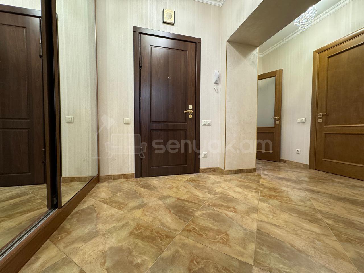 2 Սենյականոց Բնակարան Քարե Շենքում, 60քմ, 3/5 հարկ, Կապիտալ Վերանորոգված