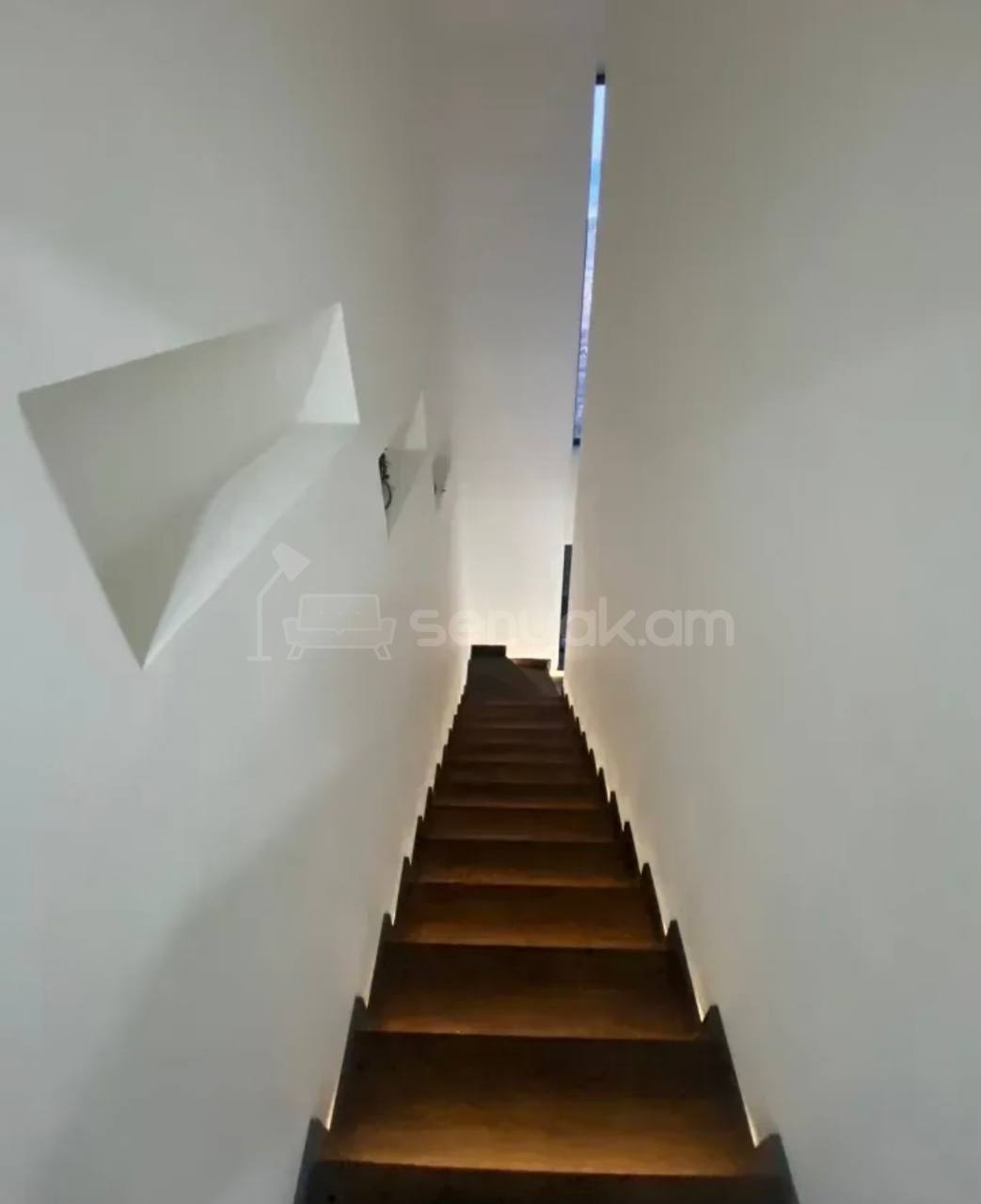 4 Սենյականոց Շքեղ Առանձնատուն, 250քմ, Կահավորված
