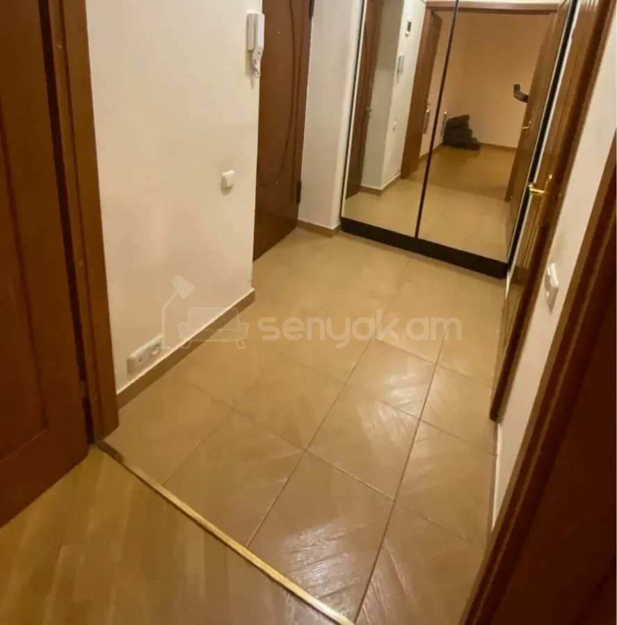 2 Սենյականոց Բնակարան Քարե Շենքում, 50քմ, 4/5 հարկ, Կապիտալ Վերանորոգված