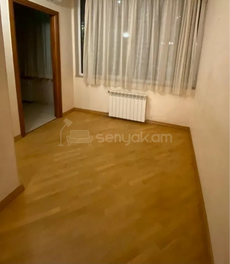 2 Սենյականոց Բնակարան Քարե Շենքում, 50քմ, 4/5 հարկ, Կապիտալ Վերանորոգված