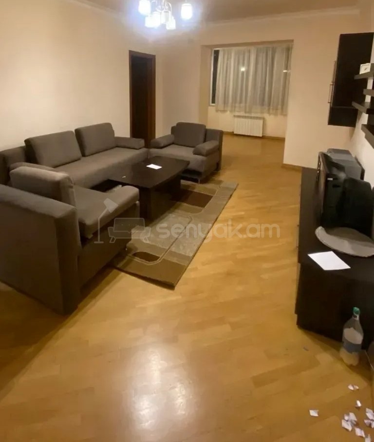2 Սենյականոց Բնակարան Քարե Շենքում, 50քմ, 4/5 հարկ, Կապիտալ Վերանորոգված