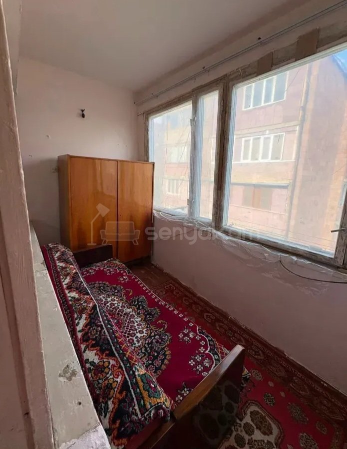 1 Սենյականոց Բնակարան Քարե Շենքում, 48քմ, 5/5 հարկ, Պետական Վիճակում