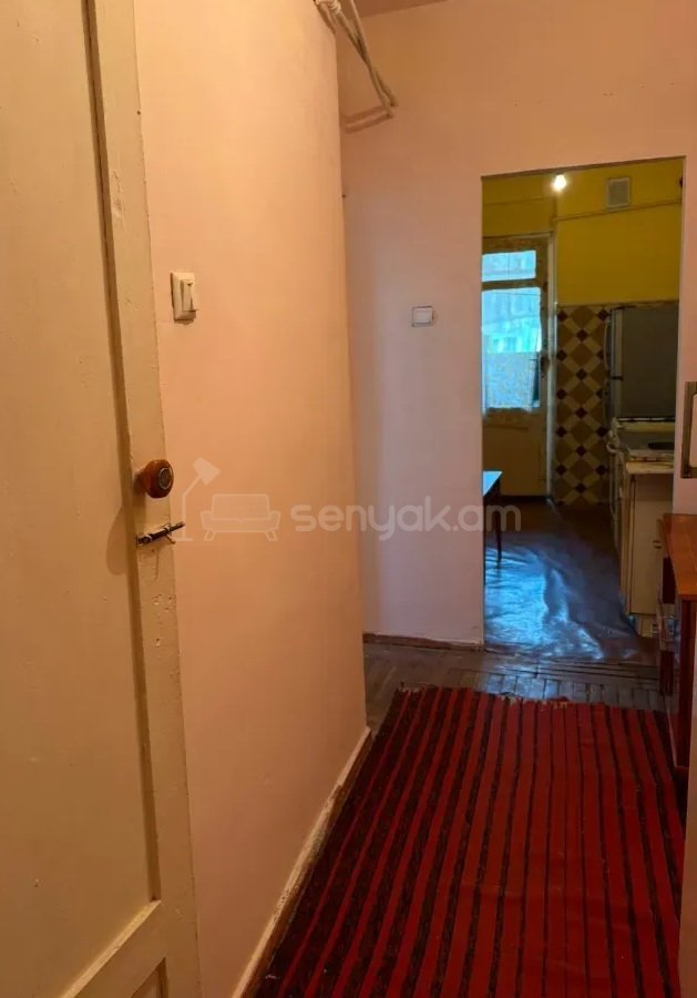 1 Սենյականոց Բնակարան Քարե Շենքում, 48քմ, 5/5 հարկ, Պետական Վիճակում