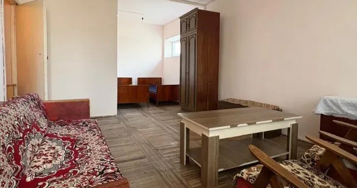 1 Սենյականոց Բնակարան Քարե Շենքում, 48քմ, 5/5 հարկ, Պետական Վիճակում