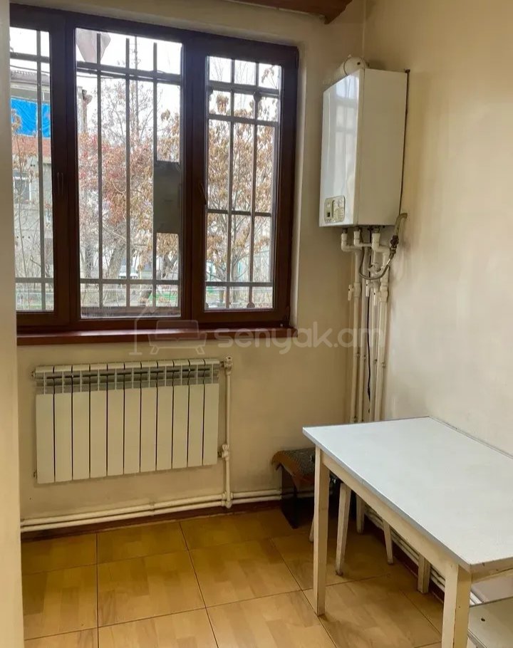 2 Սենյականոց Բնակարան Քարե Շենքում, 60քմ, 1/5 հարկ, Կոսմետիկ Վերանորոգված, Կահավորված